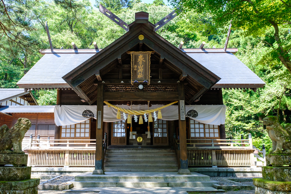 春日山神社