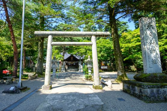 春日山神社