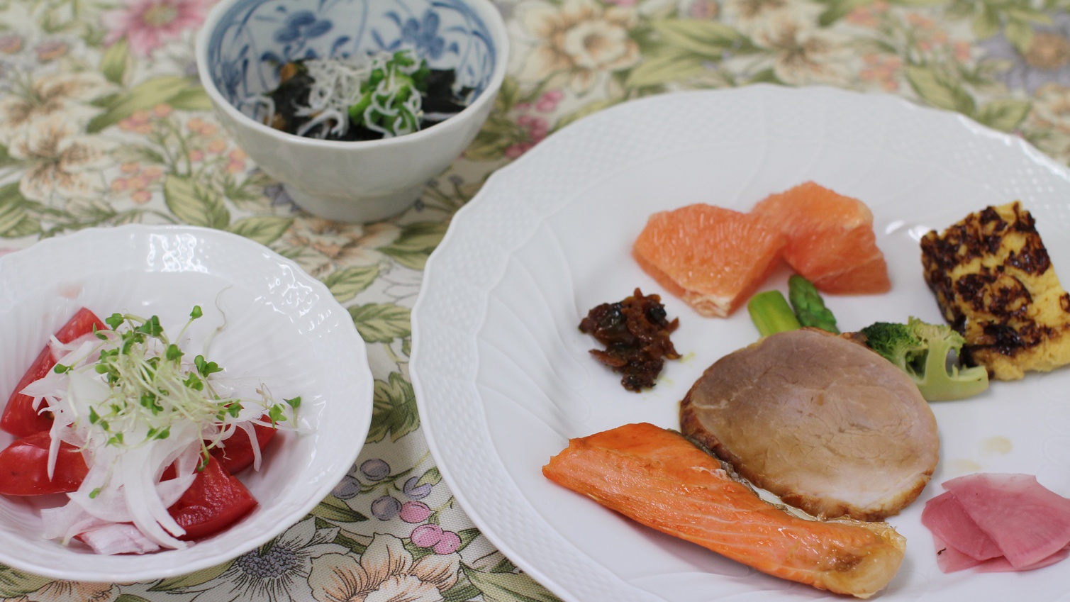 *朝食一例/こだわりの素材と調味料で心を込めて手作りしています。食後のコーヒーも楽しみのひとつ♪