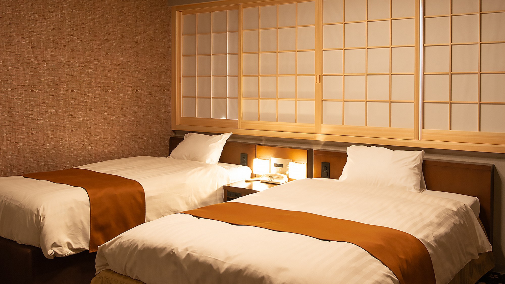 全ての客室に、上質な眠りにこだわったマルハチプロのオリジナルベッドを採用している。