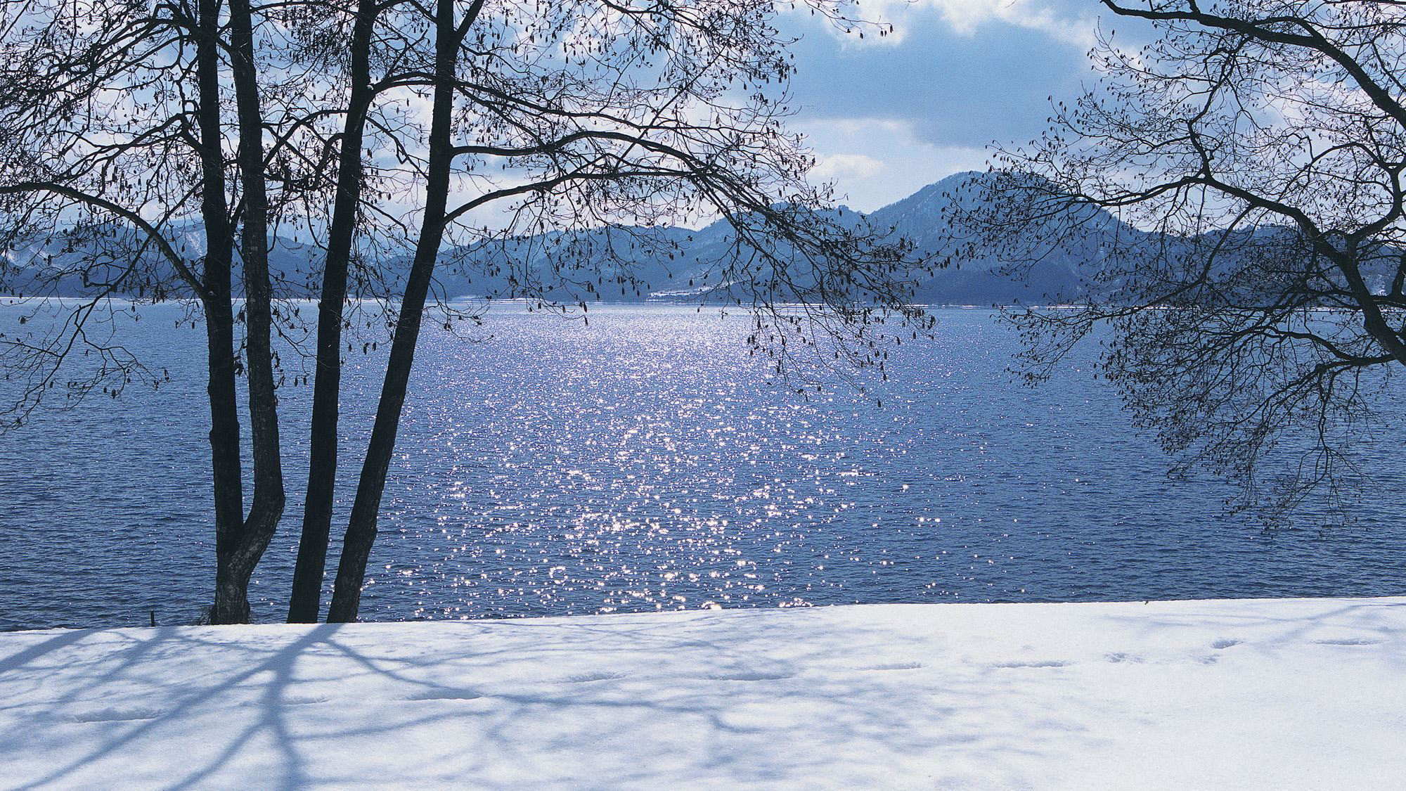  冬の田沢湖