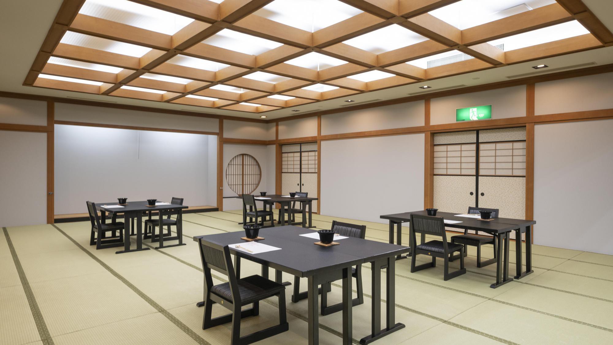 お食事会場「芙蓉」：わんちゃんと一緒にお食事ができます。