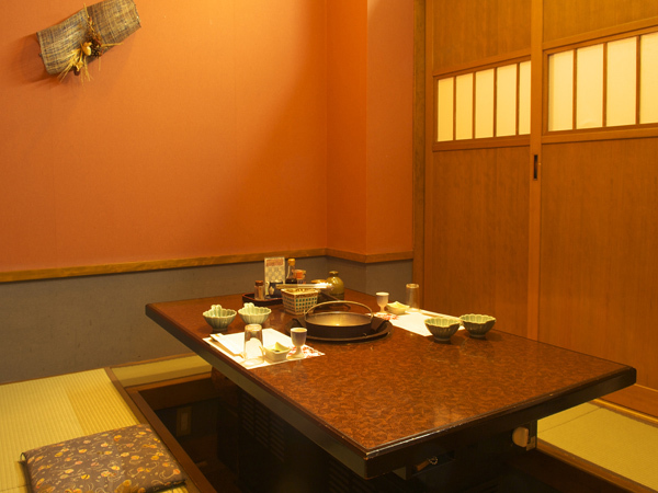 掘り込み式半個室食事処