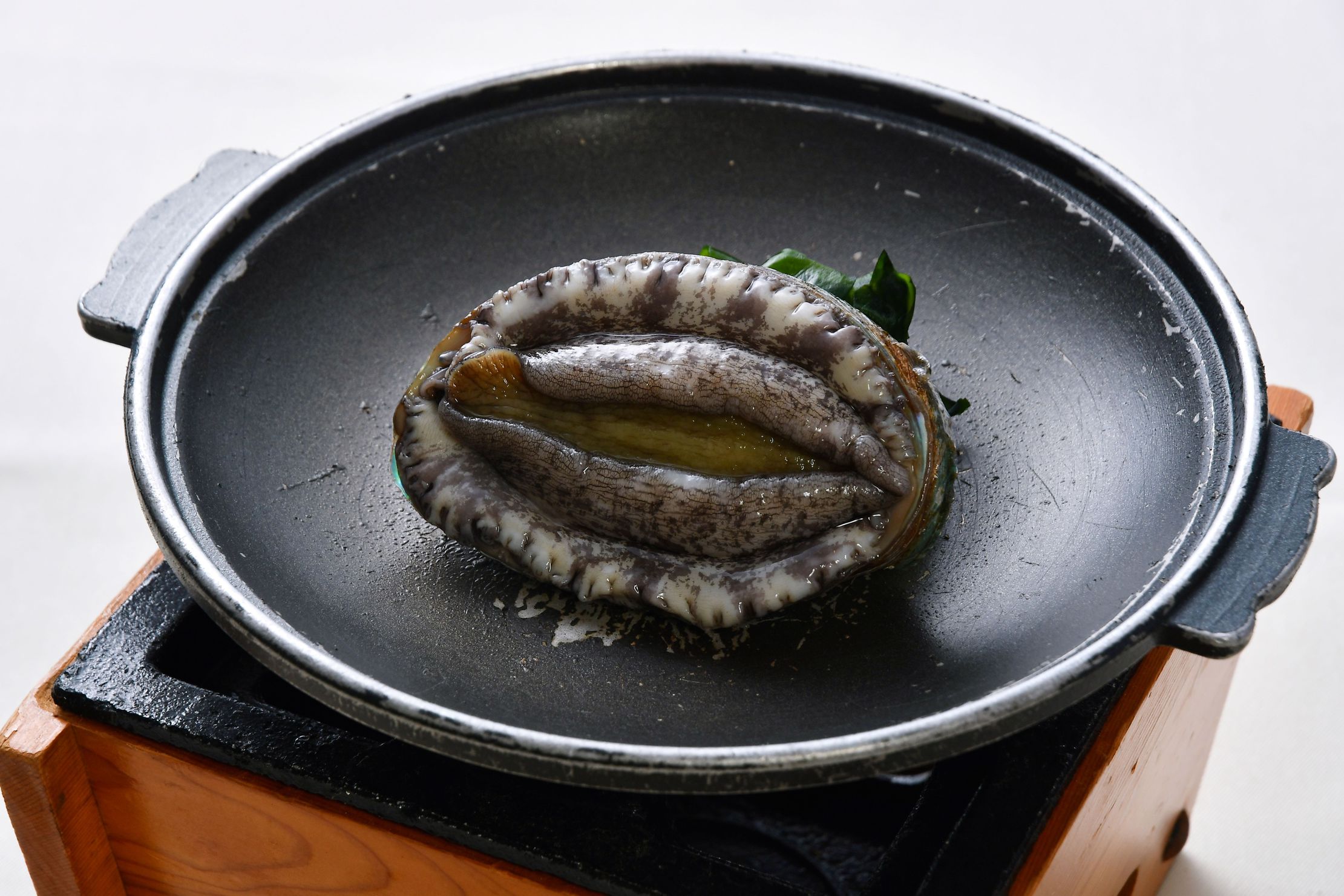 柔らかく仕上がりますアワビバター焼き