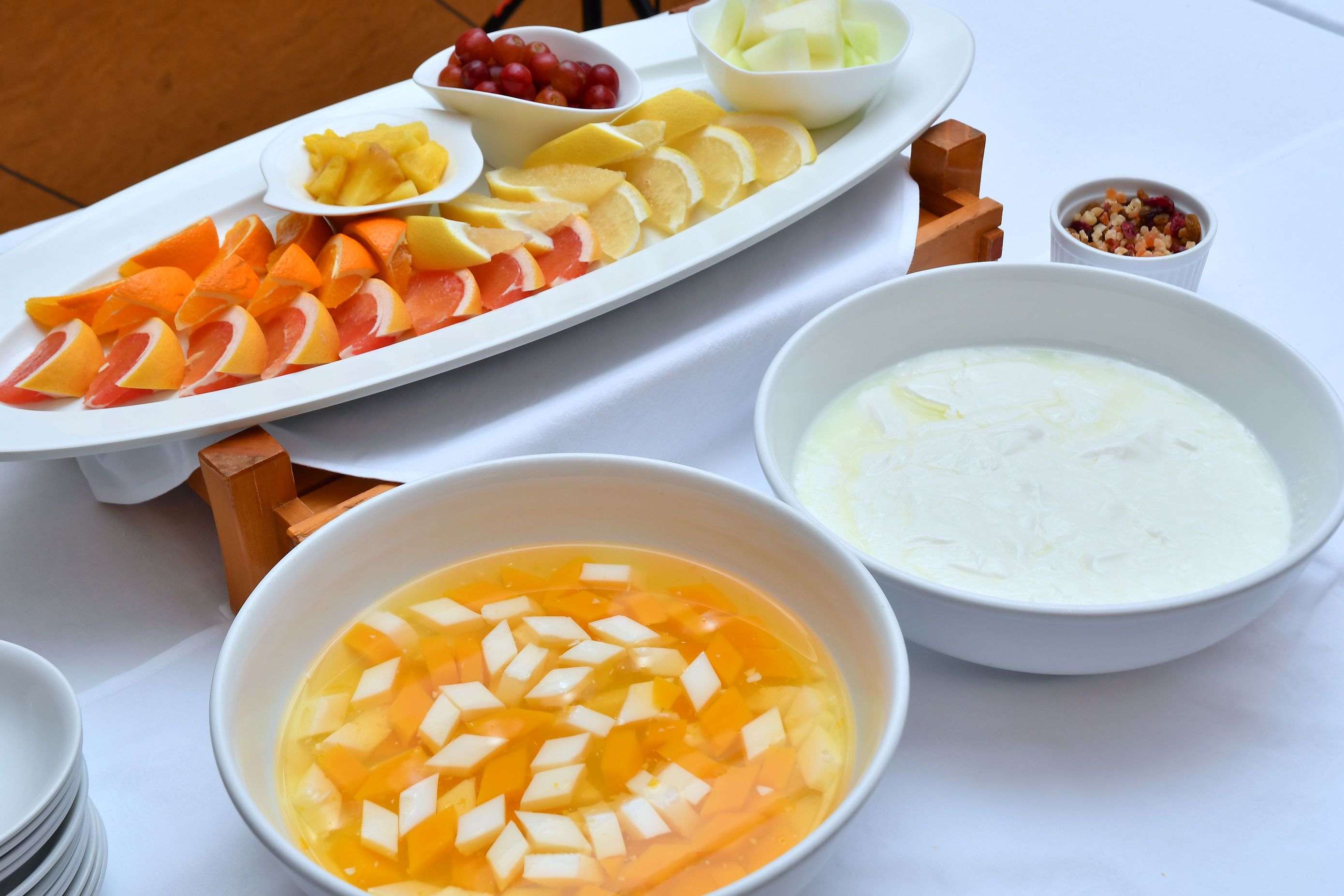 朝食バイキング（ビタミンたっぷりフルーツと腸活にもいいヨーグルト）