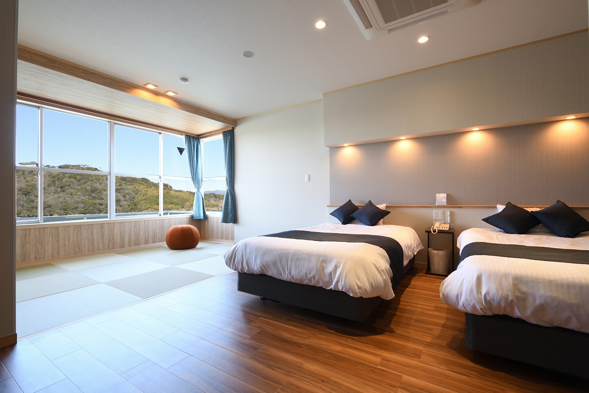 【リニューアルOPEN】最上階から浜名湖を一望ユニバーサルルーム