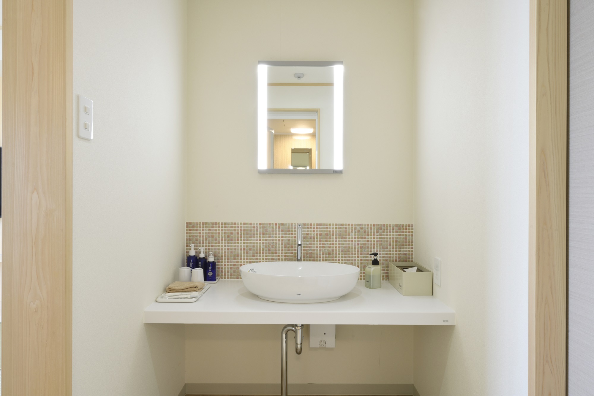 浜名湖を望む、ゆとりの和モダンユニバーサルルーム【15畳和ベット客室】