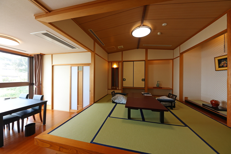 温泉露天風呂付きバリアフリー和洋室（和室スペース）