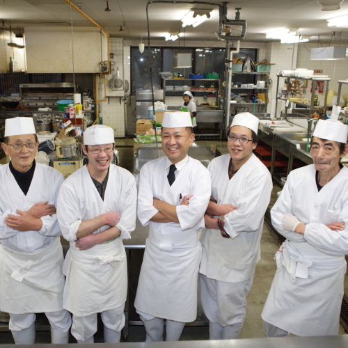 【伝統を受け継ぐ料理人】プロが選ぶ日本のホテル・旅館百選料理部門で県内唯一の16年連続入選