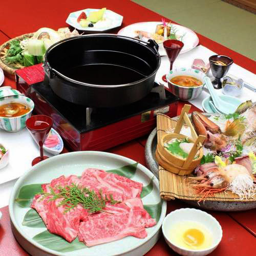 【富山の幸】富山産和牛を存分に楽しめるすき焼き鍋は通年でお楽しみいただけます。