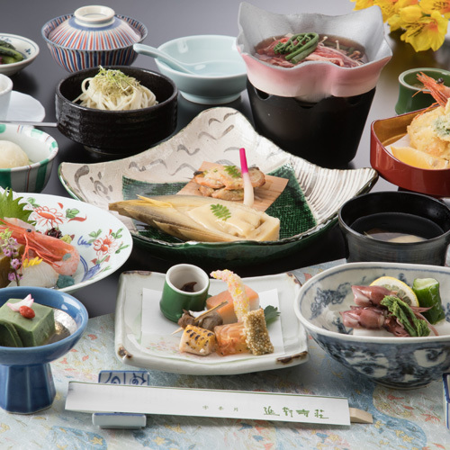 【延対寺荘スタンダードプラン】四季葵会席：食の宝庫富山の幸の美味しさを一層引き出したお料理です。