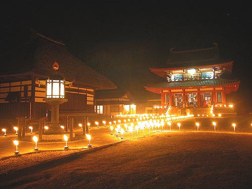 徒歩10分薬師寺分院蓼科山聖光寺（萬燈供養７月１７日）