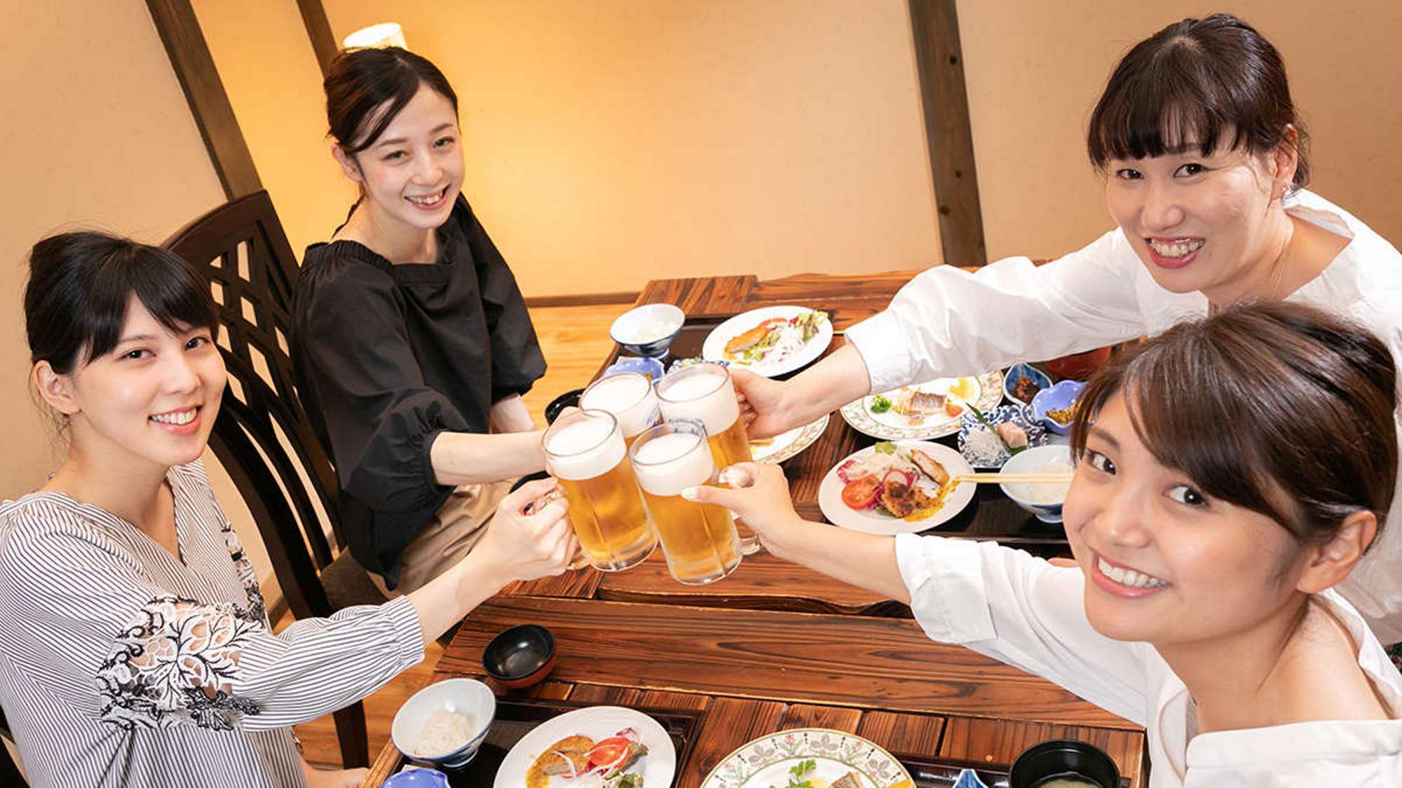 「かんぱーい！」お祝いや歓送迎会、卒旅に。幹事さんも嬉しい飲み放題付きプラン♪