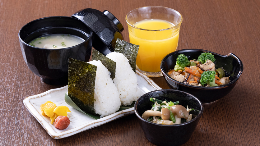 【朝食】おにぎりセット（軽食）