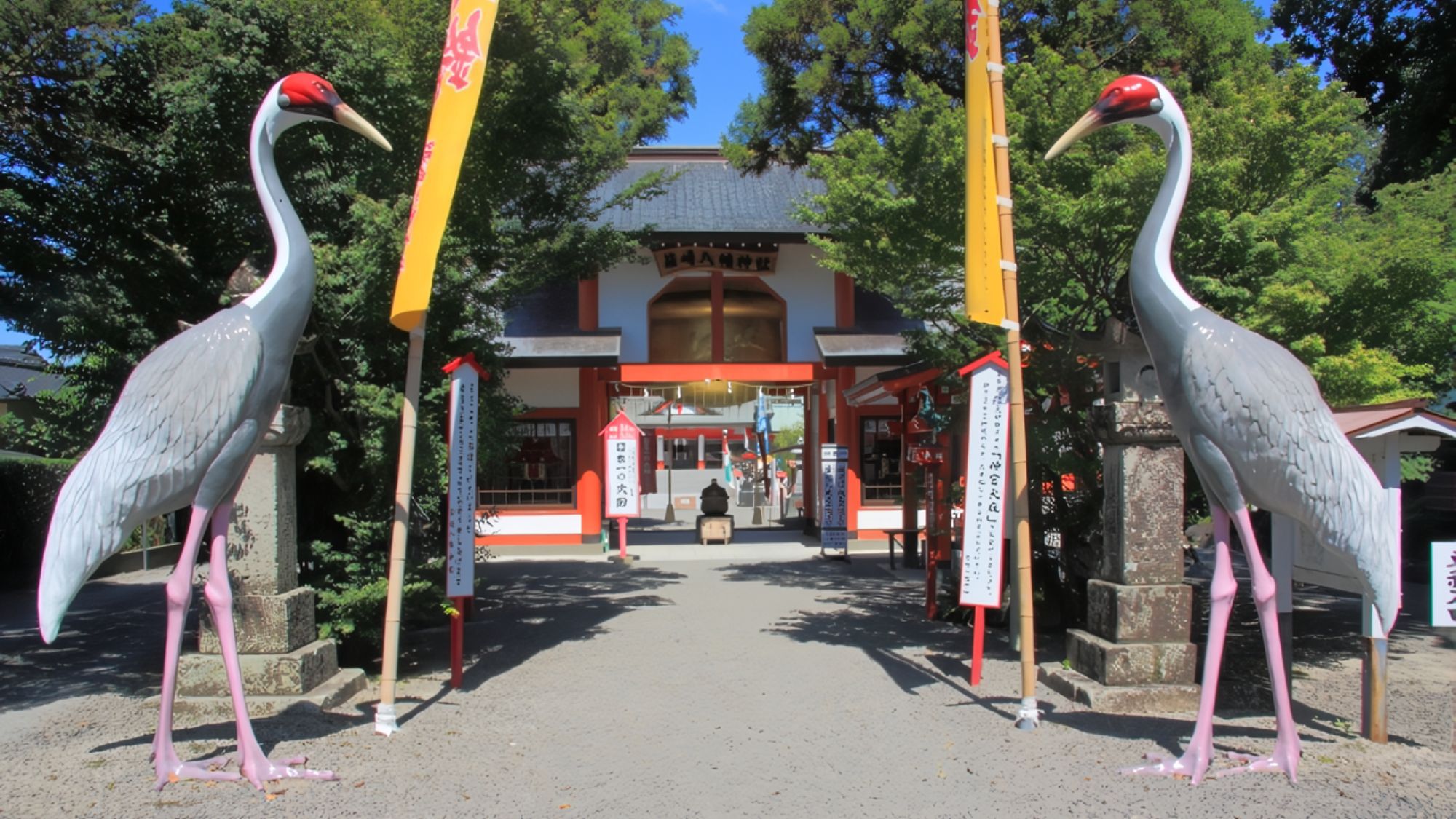 【観光画像】鹿児島県出水市、箱崎八幡神社入口の鶴像