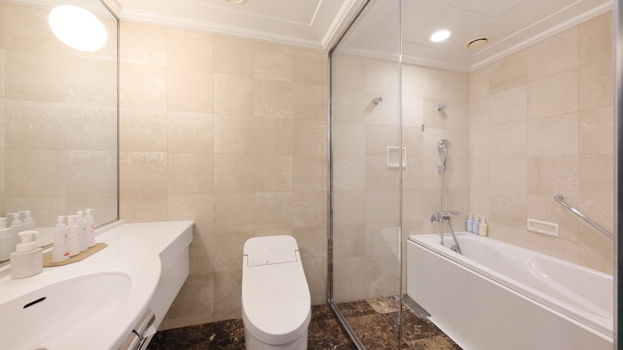 「プレミア・ラグジュアリーフロア Aquaツイン40㎡」客室バスルームイメージ