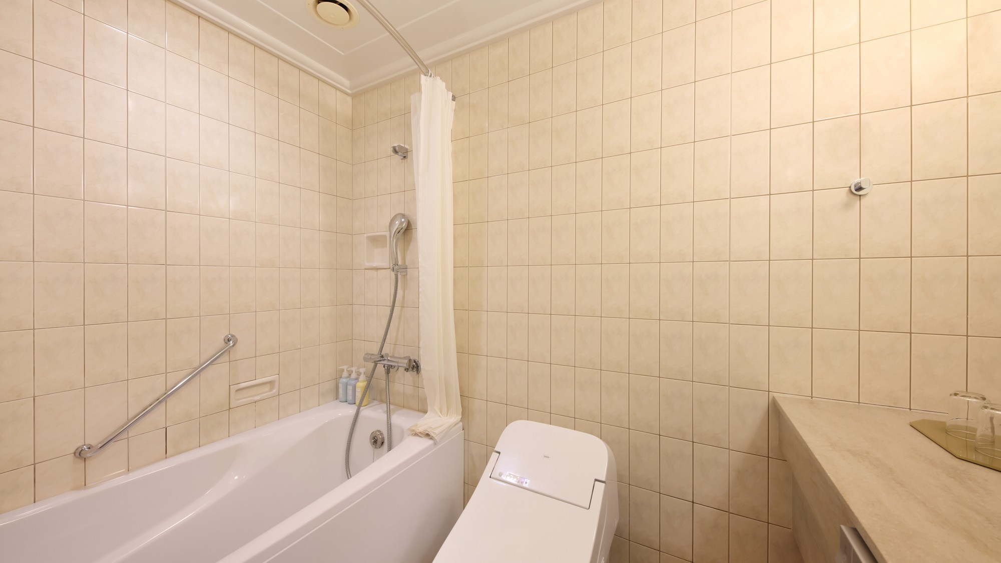 「スーペリアフロア Naturaダブル30㎡・ツイン33㎡」客室バスルームイメージ