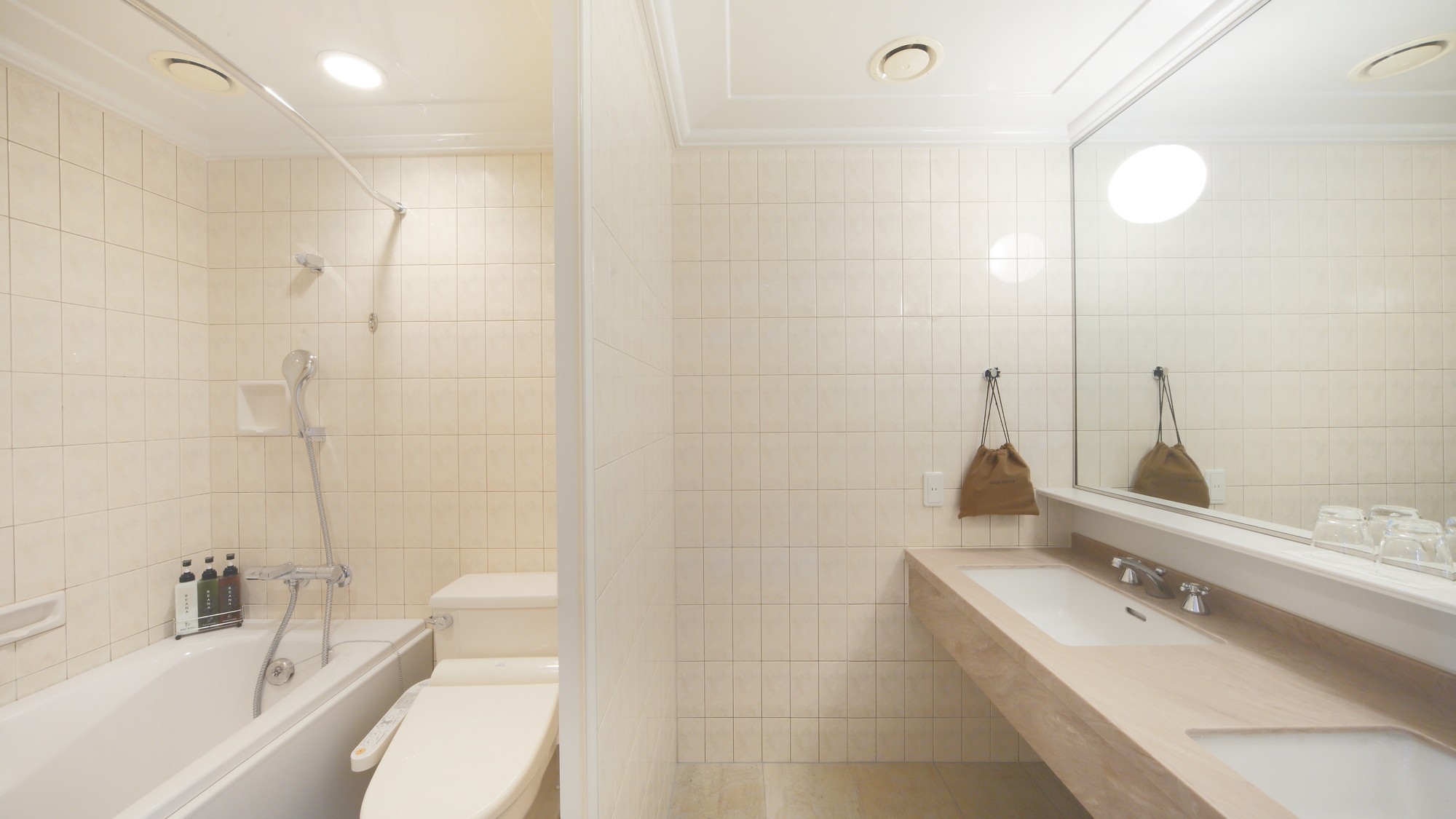 「スーペリアフロア Naturaツイン40㎡」客室バスルームイメージ