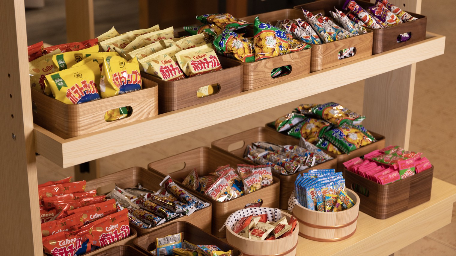 人気の無料お菓子コーナー♪