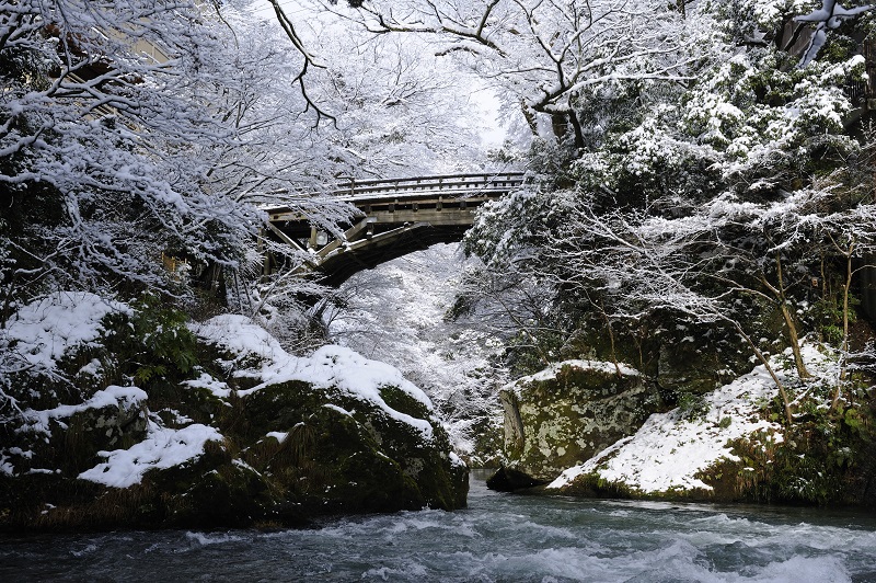 こおろぎ橋雪景色