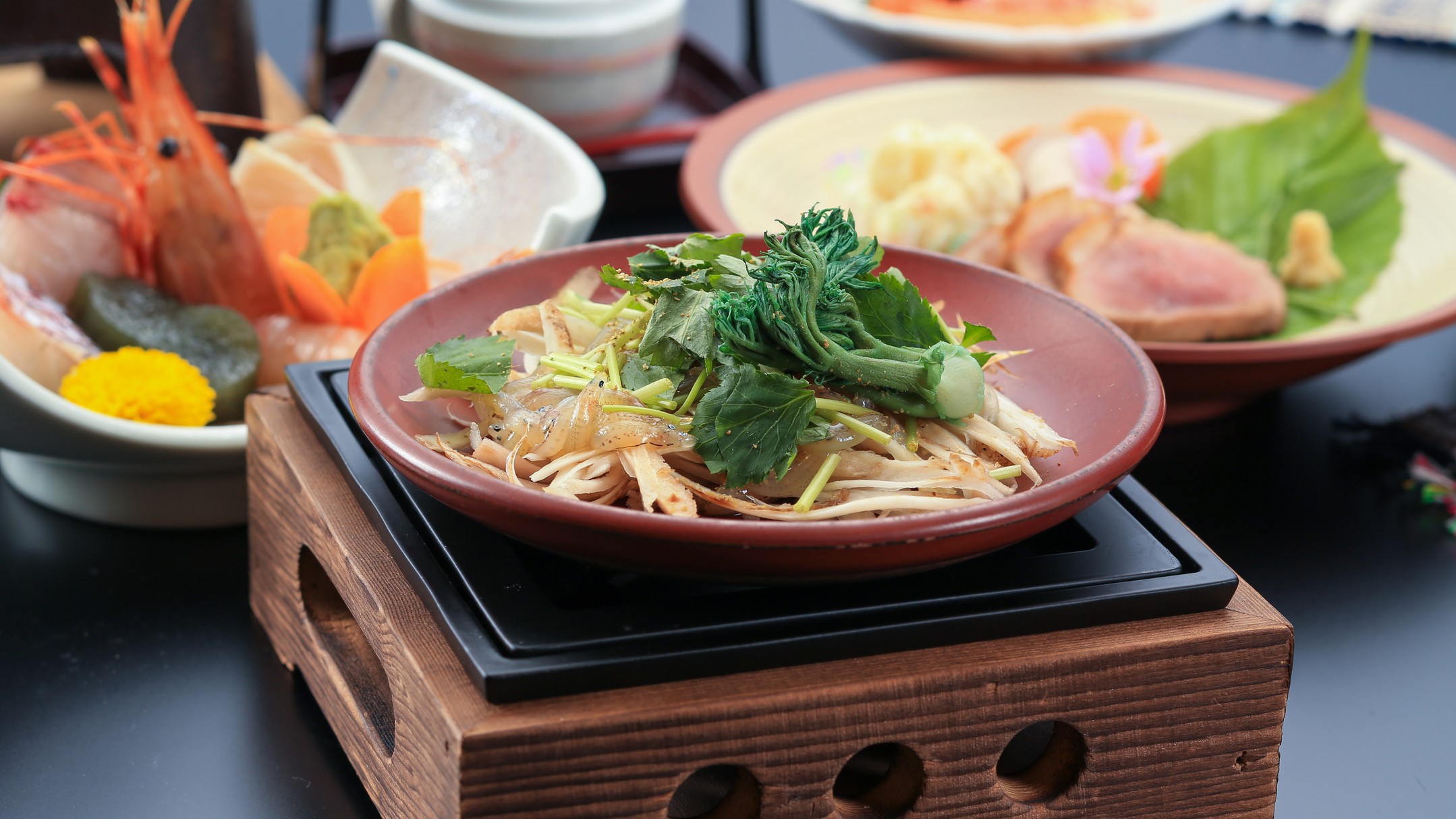 【料理例】春の一品白魚・山菜の柳川風鍋