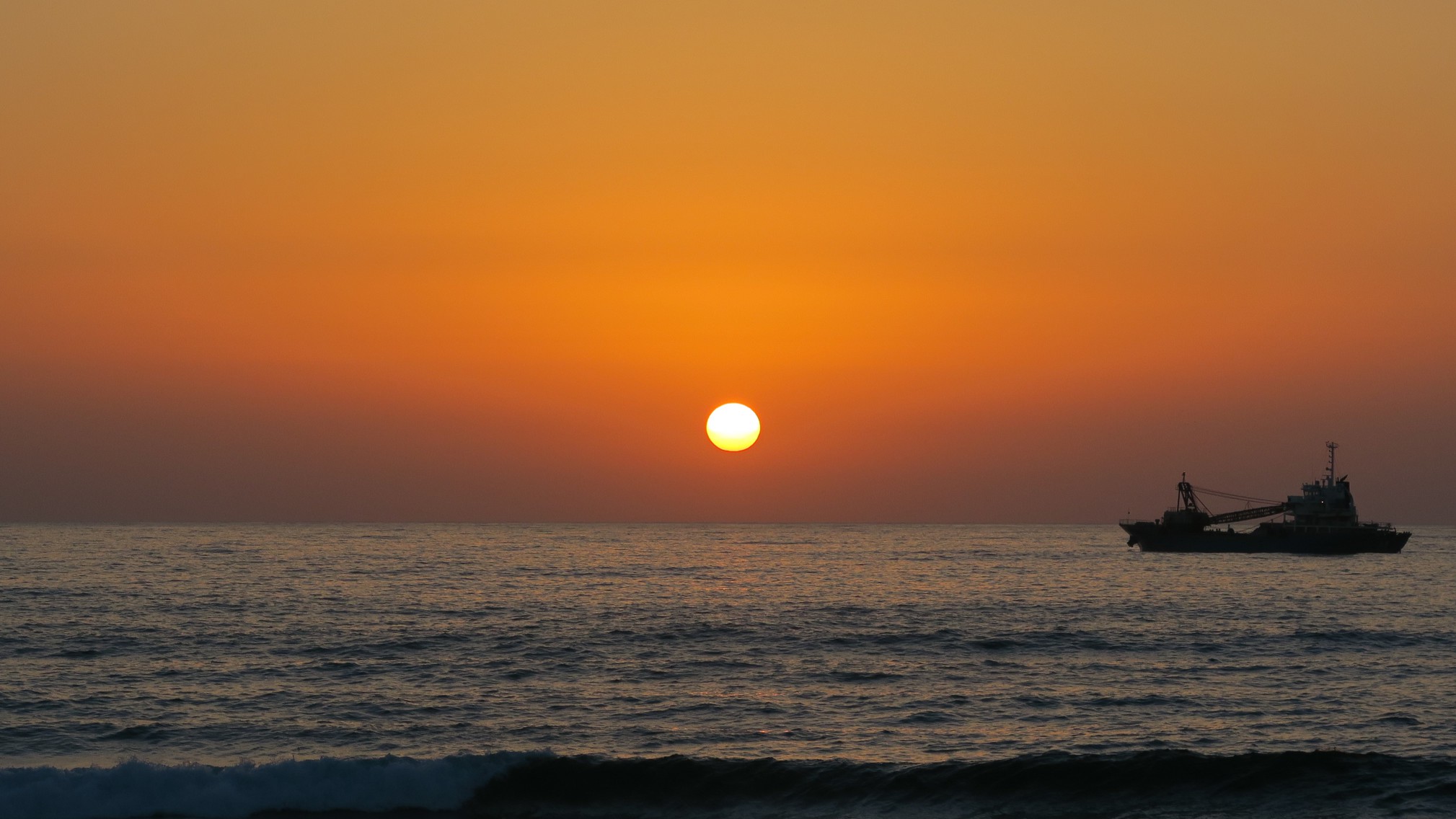 ホテル前海岸の夕景（5月）