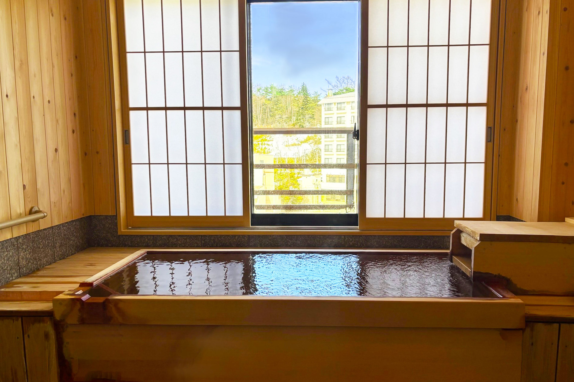 本館［温泉］内風呂付和洋室温泉内風呂