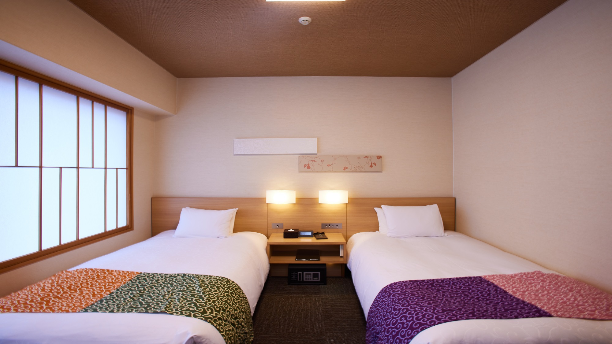 ユニバーサルツイン