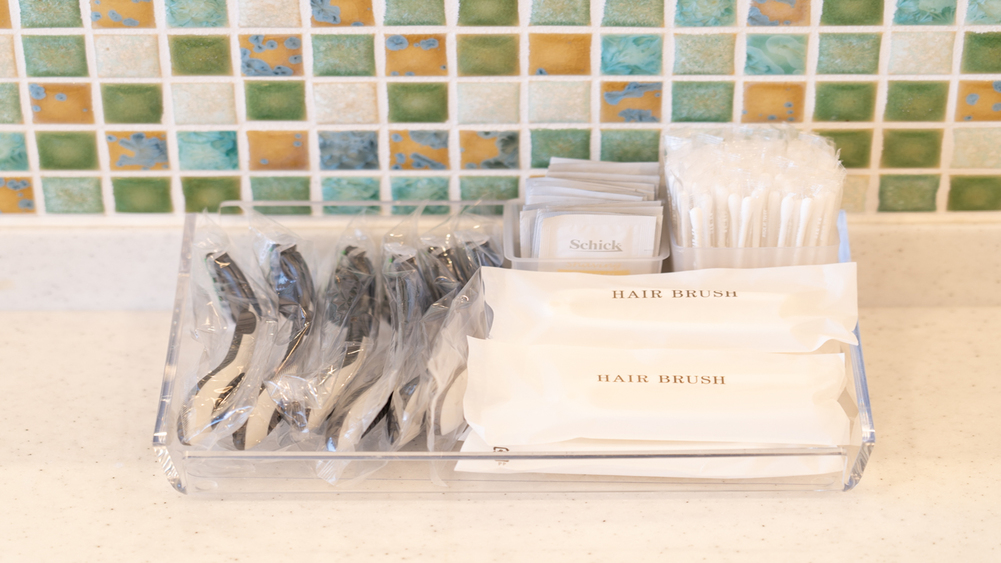 【温泉/男性】洗面台設置アメニティ（カミソリ・シェービングクリーム・ヘアブラシ・綿棒）