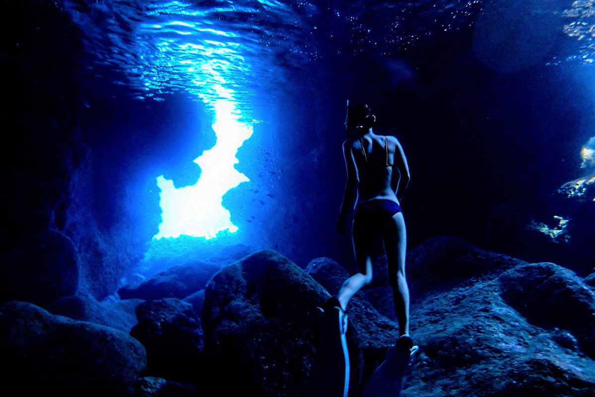 伊良部島の青の洞窟