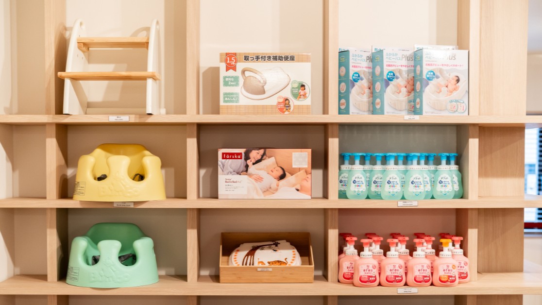 【本館2階】キッズ用貸し出しコーナー