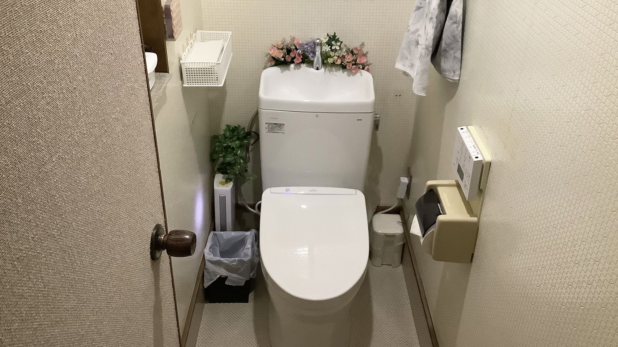・【トイレ】温水洗浄便座を完備