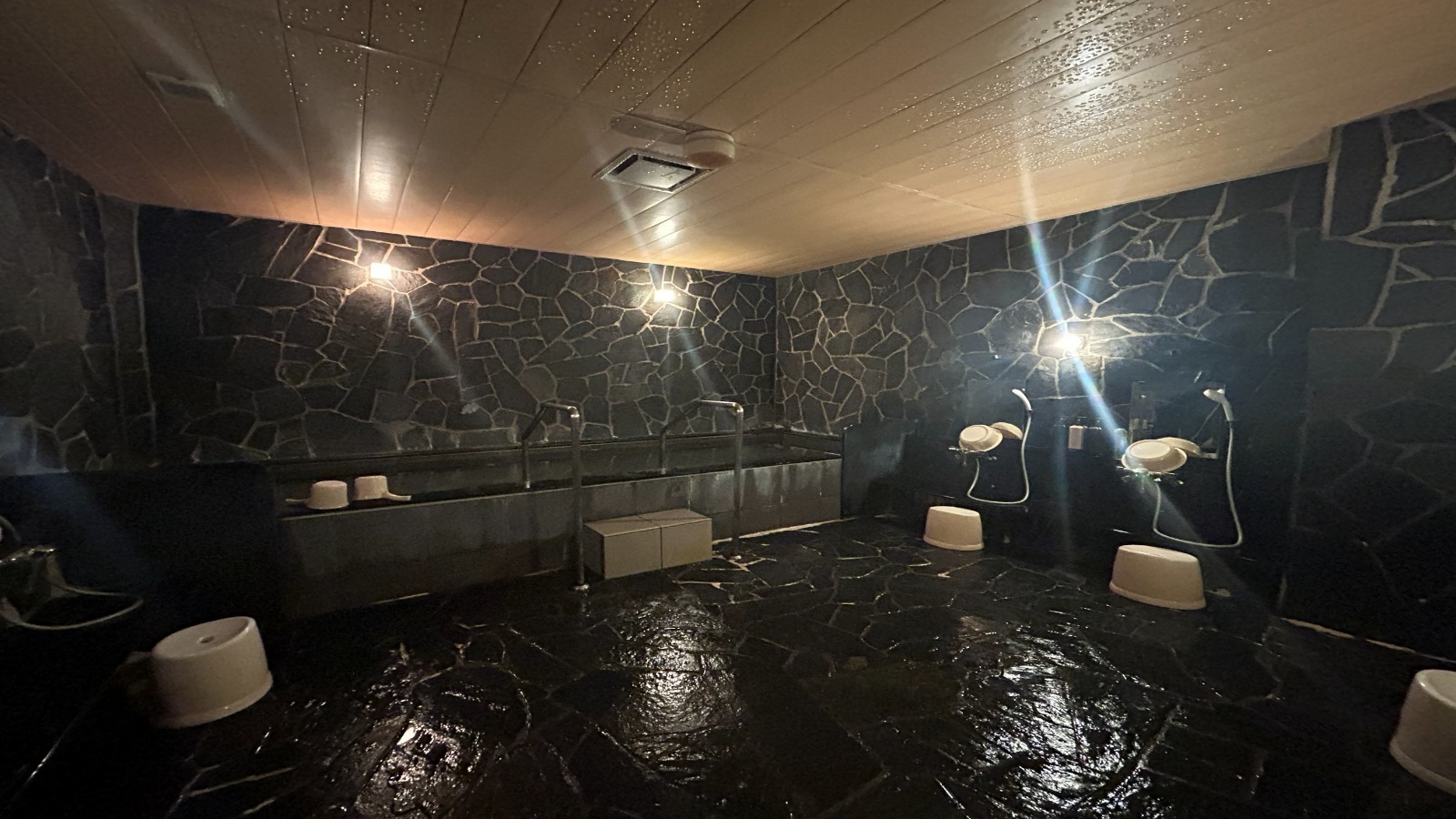 男性浴場洗い場