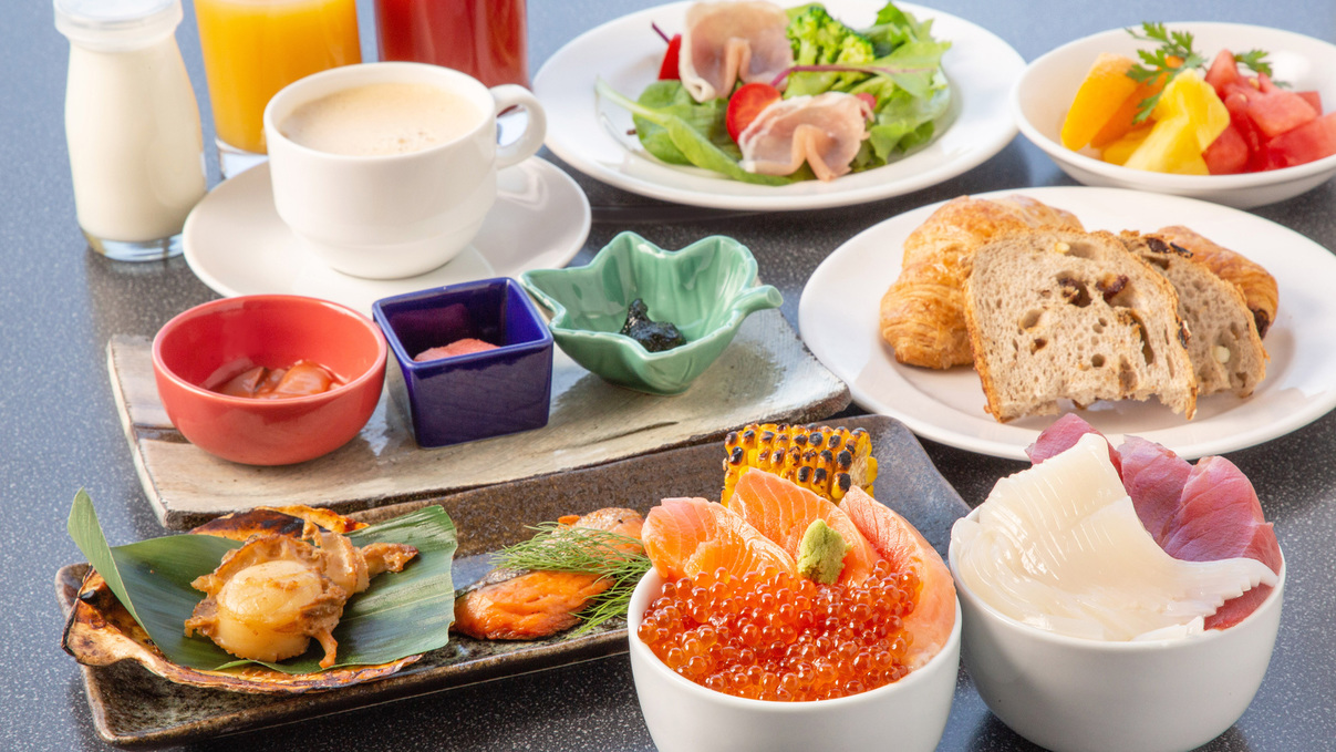 炭火焼や手作り海鮮丼など約30種類の和洋バイキングをご用意