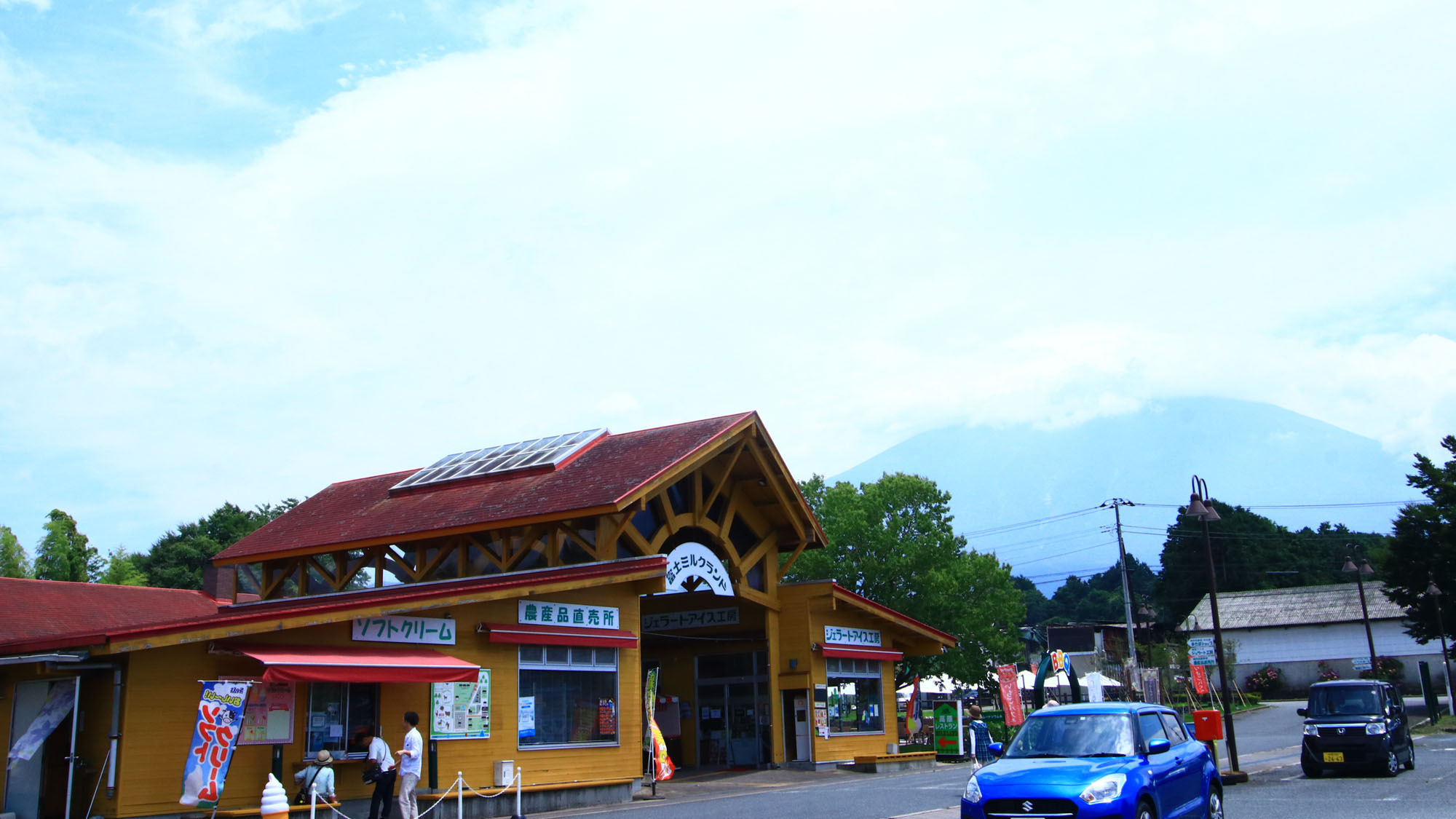 施設お土産やお食事をとることが出来ます！