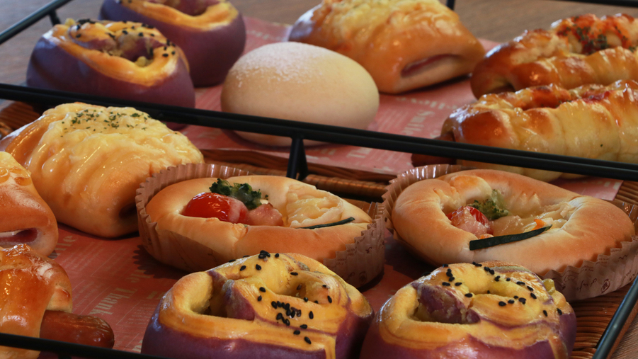 【ベーカリーカフェ】香ばしい香りのパンを絶景と共にお召し上がりください。