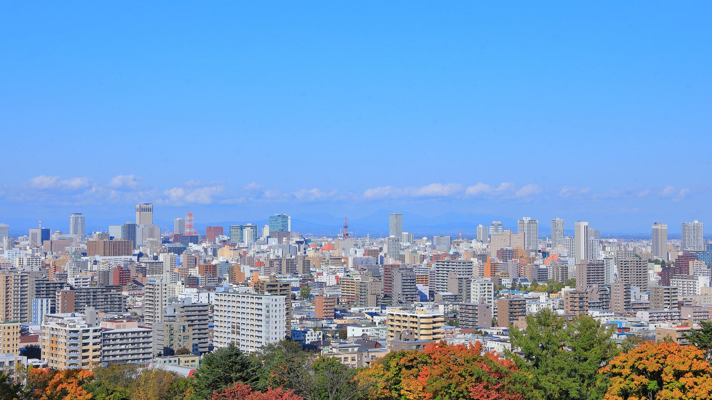 藻岩山山麓より見渡せる秋の札幌中心部