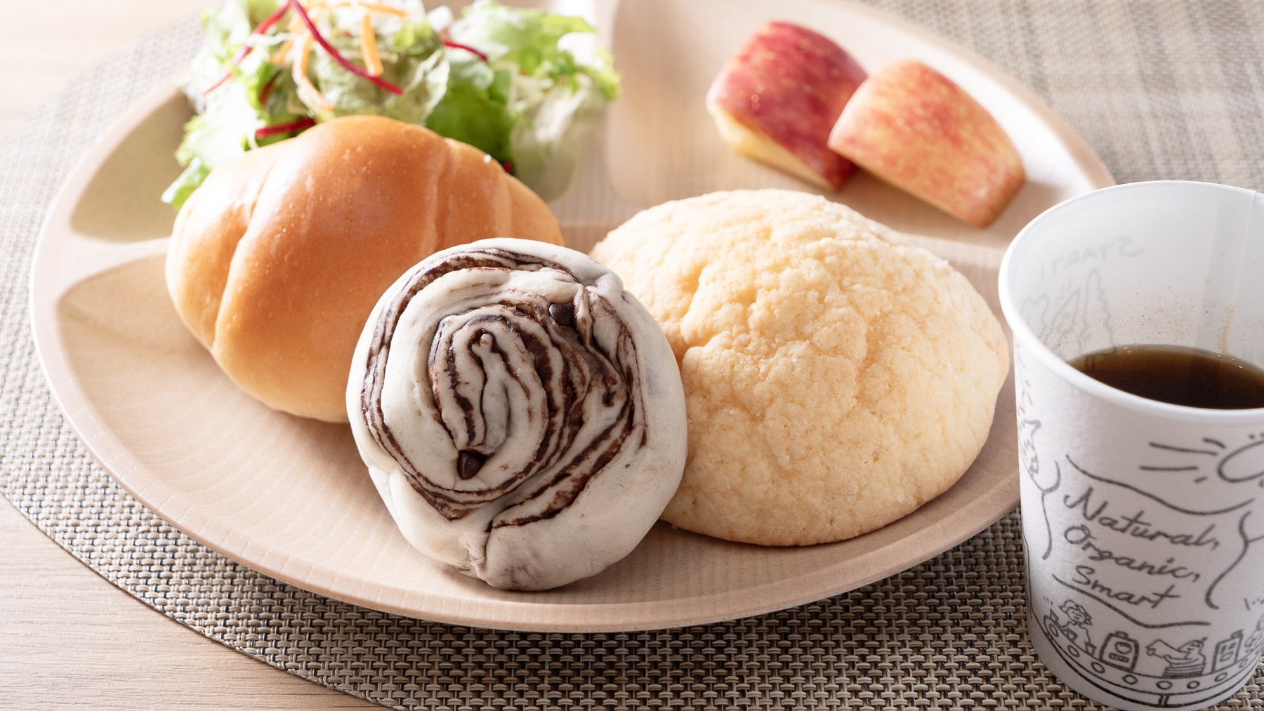 香り高いパンで至福の朝食を♪