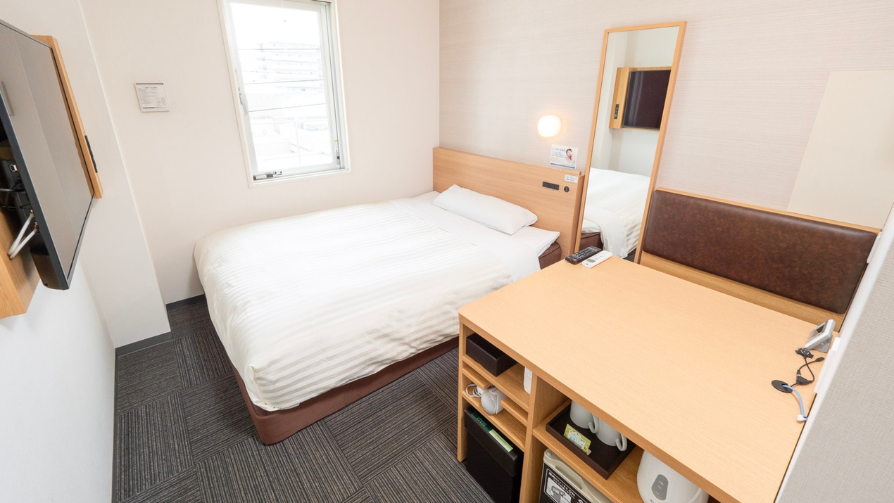 広々としたデスクで作業もしやすいです