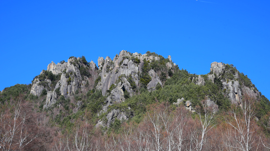 *[周辺のお勧めスポット：屋根岩]