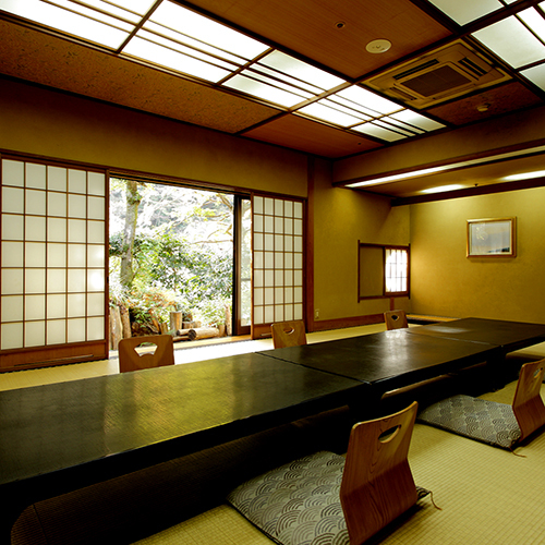 Yugawara Onsen Seiranso The 3-star Yugawara Onsen Seiranso offers comfort and convenience whether youre on business or holiday in Yugawara. The property has everything you need for a comfortable stay. Facilities like facili