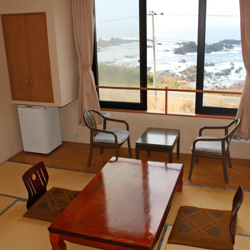 Isaribi no Yado Doyu (Sadogashima) Set in a prime location of Sado, Isaribi no Yado Doyu (Sadogashima) puts everything the city has to offer just outside your doorstep. The property offers a wide range of amenities and perks to ensure 