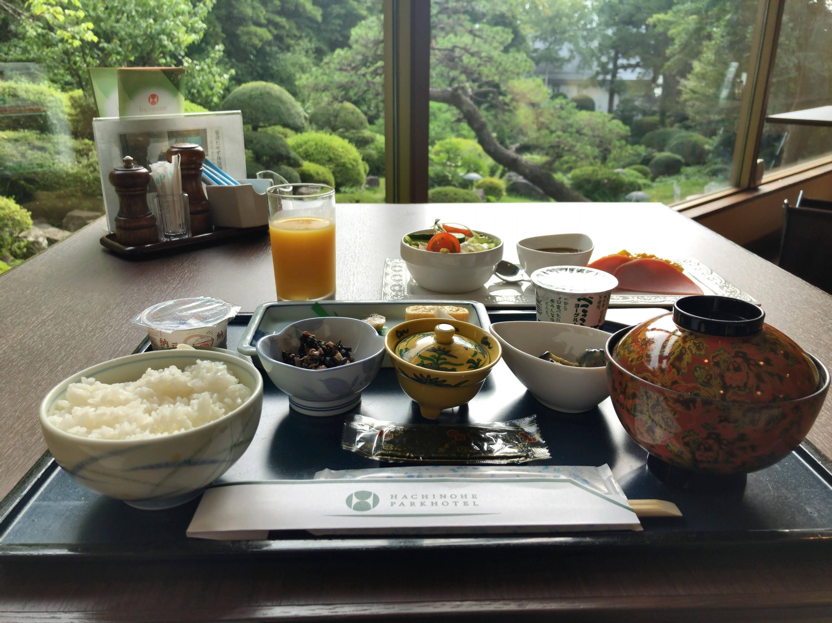 和洋食プレートの朝食