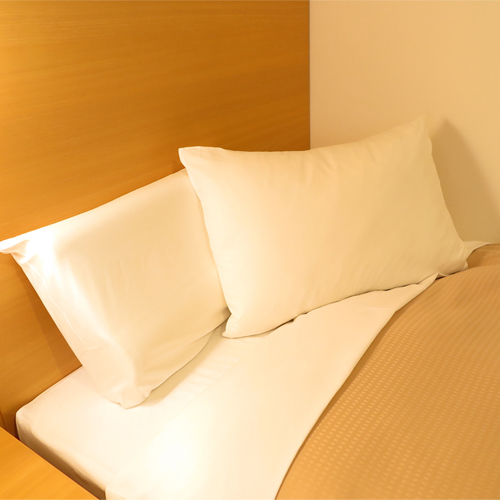 禁煙部屋には2種類の枕が常備されています。お客様の声、ホテルスタッフの声を取り入れた客室です。