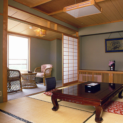 Yahiko Onsen Bimimankai Nadaiya Sanjo