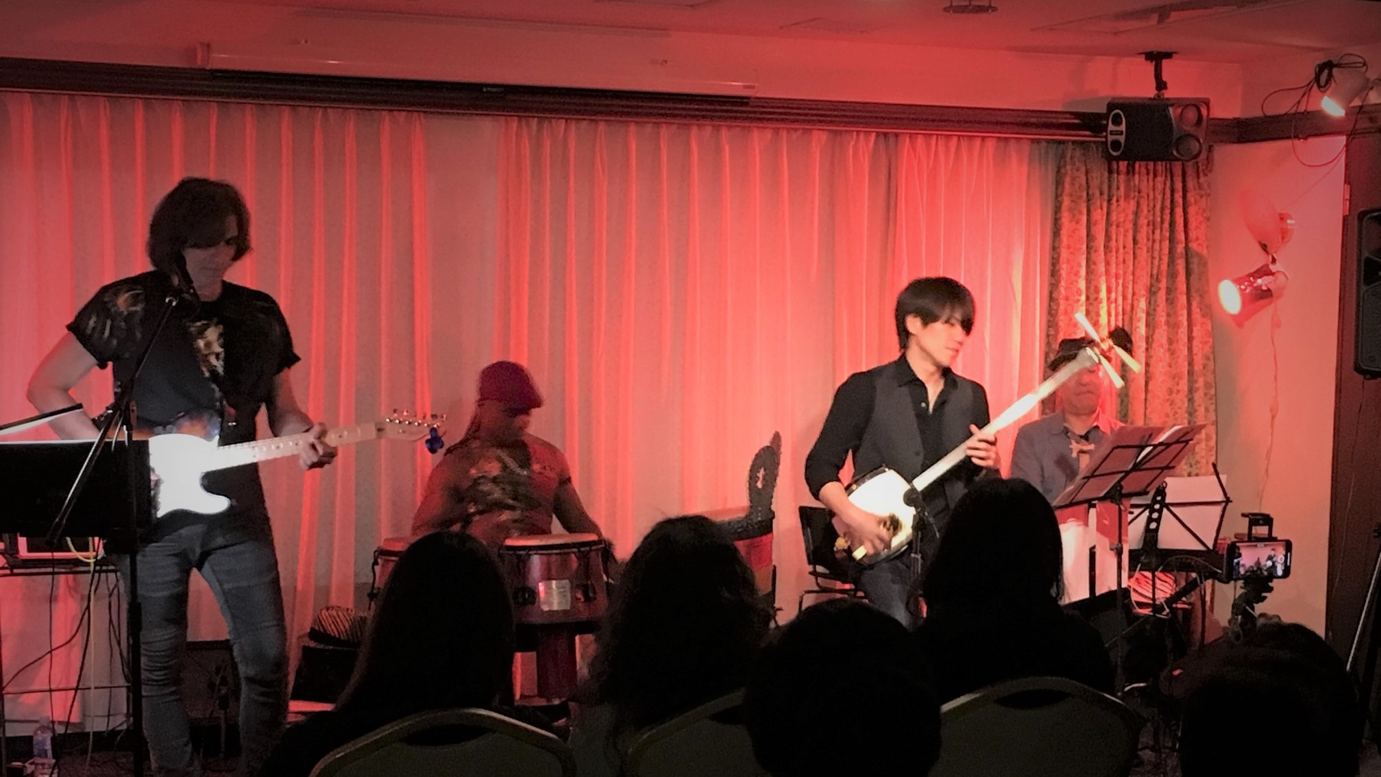 バンケットルーム〜ライブの様子〜