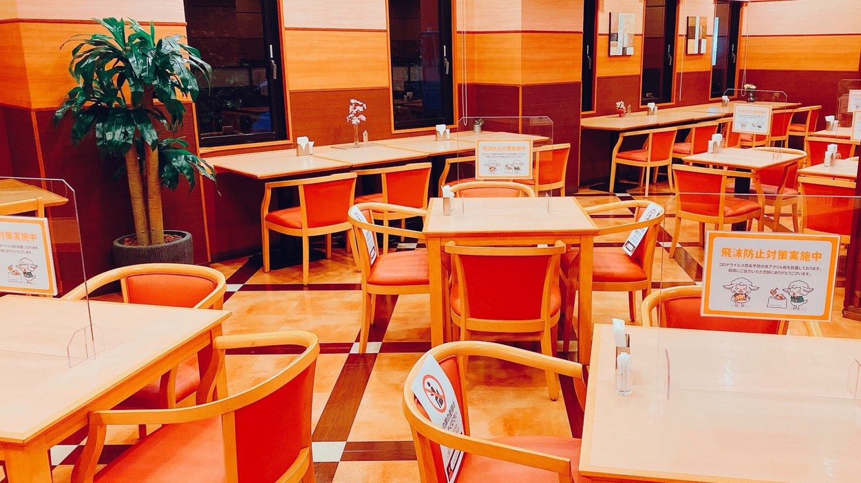 朝食レストラン花茶屋6：30〜9：00アクリル板び設置などコロナ対策も万全です。