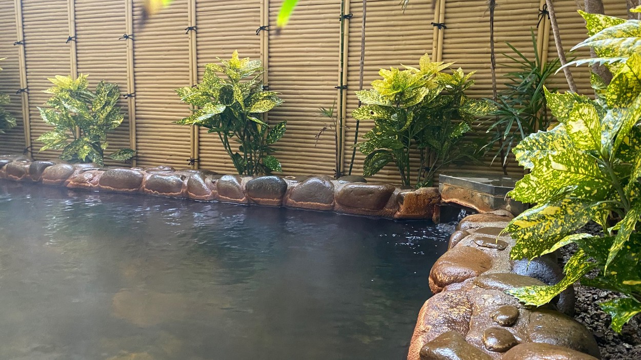 大津天然温泉旅人の湯（露天風呂）15時〜翌2時・5時〜10時