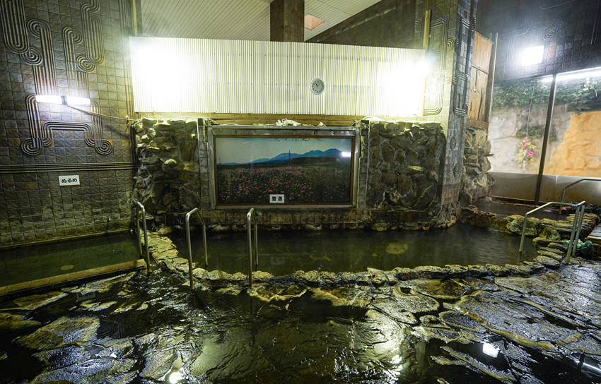 大浴場・岩風呂2（週替りで男湯と女湯が入れ替わります）