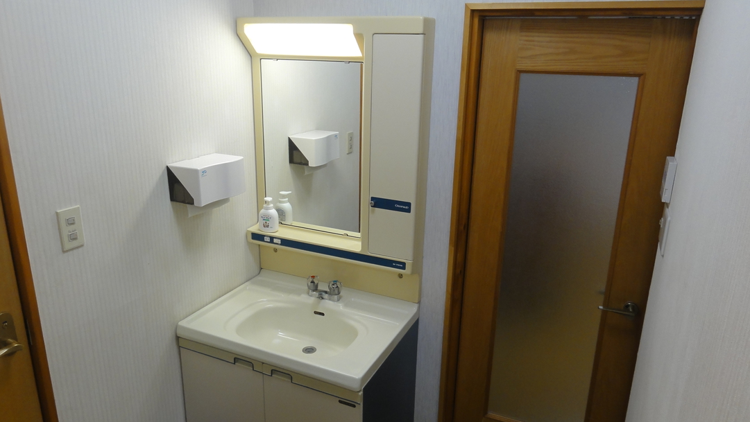 洗面所１トイレ側